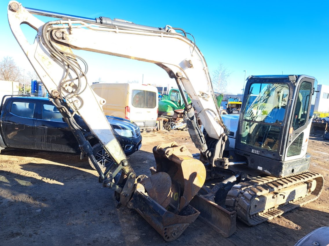 Online auction: BOBCAT  E85