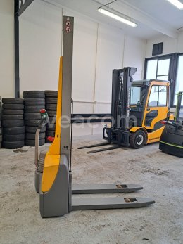 Aukcja internetowa:   JUNGHEINRICH EMC 10