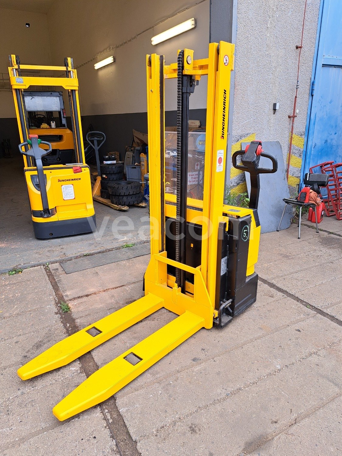 Online-Versteigerung:   JUNGHEINRICH EMC 10