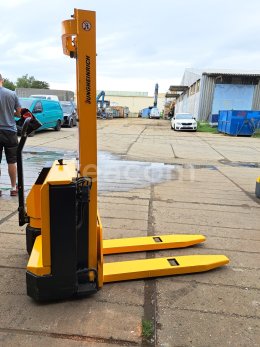 Online-Versteigerung:   JUNGHEINRICH EMC 10