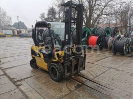 Online aukce: CATERPILLAR  DP30N