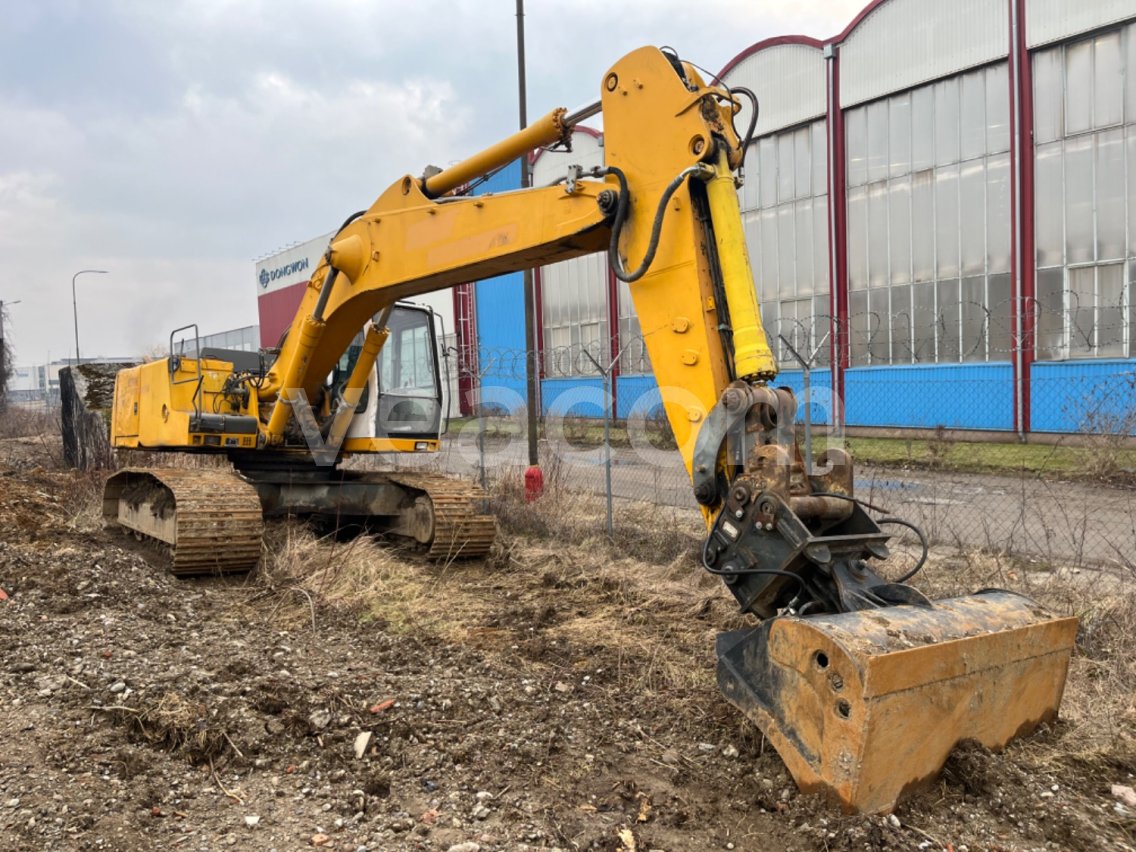 Online auction: LIEBHERR  R934B