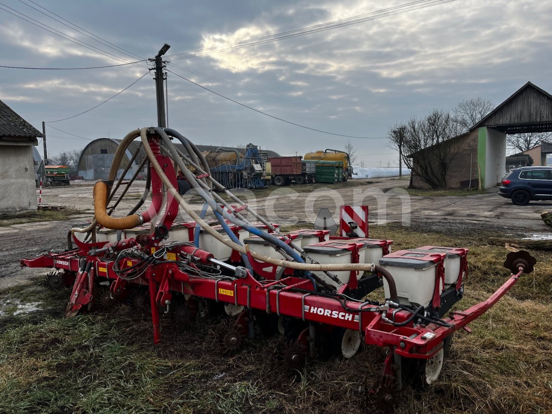 Online-Versteigerung:   HORSCH MAISTRO 8 RC + 2X ZÁSOBNÍK