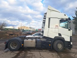 Online aukce: RENAULT  T 460