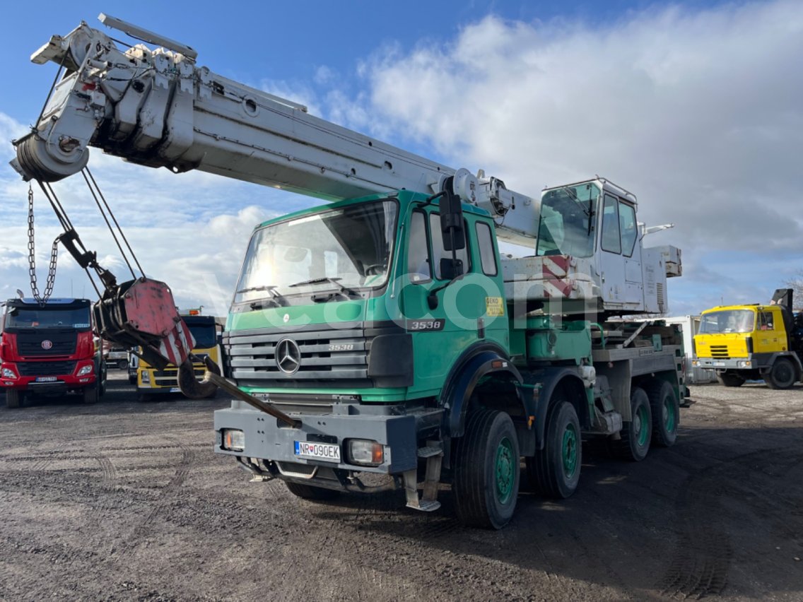 Online aukce: MB  3538K 8X6 LIEBHERR LTF 1040