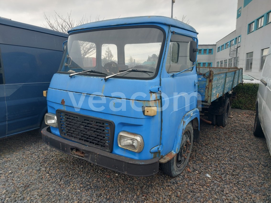 Online auction: AVIA  A 30 N