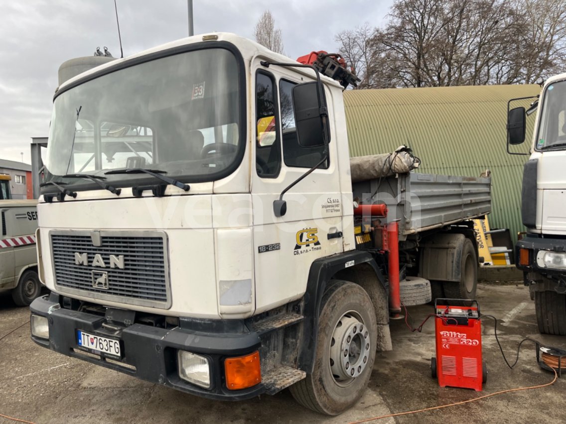 Online aukce: MAN  18.232 + HR