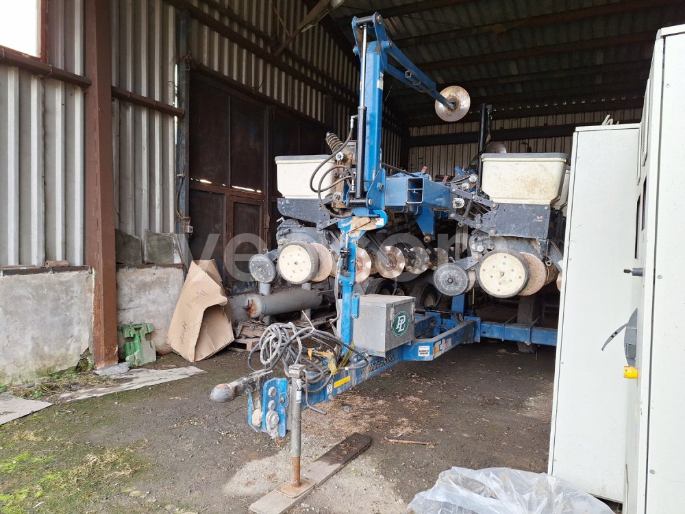 Online aukce:  KINZE 3500