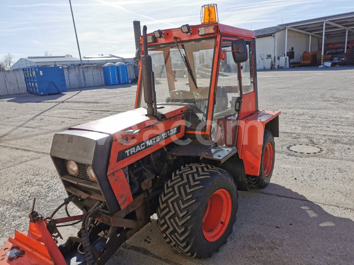 Online árverés:   TRAC MT8 151.32 4X4
