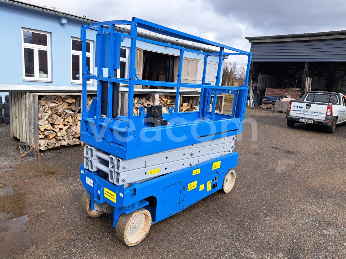 aktu-ln-aukce-16188-genie-gs-2032-dra-by-vozidel-veacom
