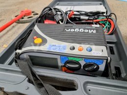 Online aukce:   SOUBOR ELEKTRO MĚŘÍCÍCH PŘÍSTROJŮ - 3 KS