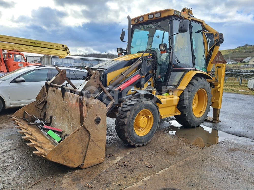 Online aukce: CATERPILLAR  428D 4X4