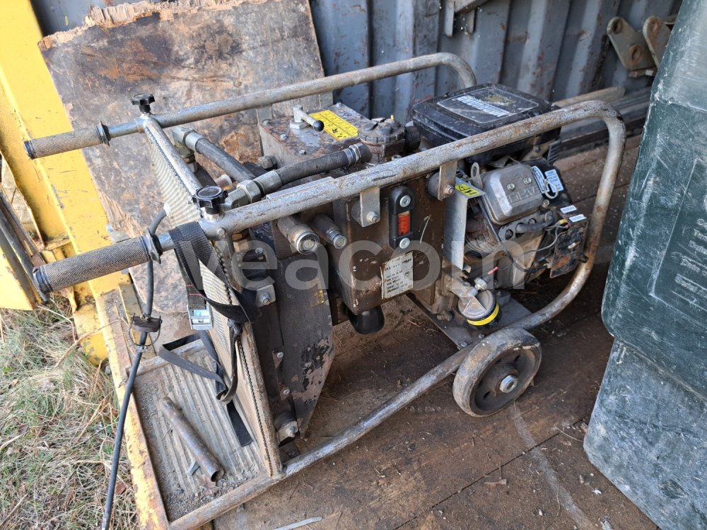 Online aukce:  PROTLAČOVACÍ HYDRAULICKÉ ZAŘÍZENÍ