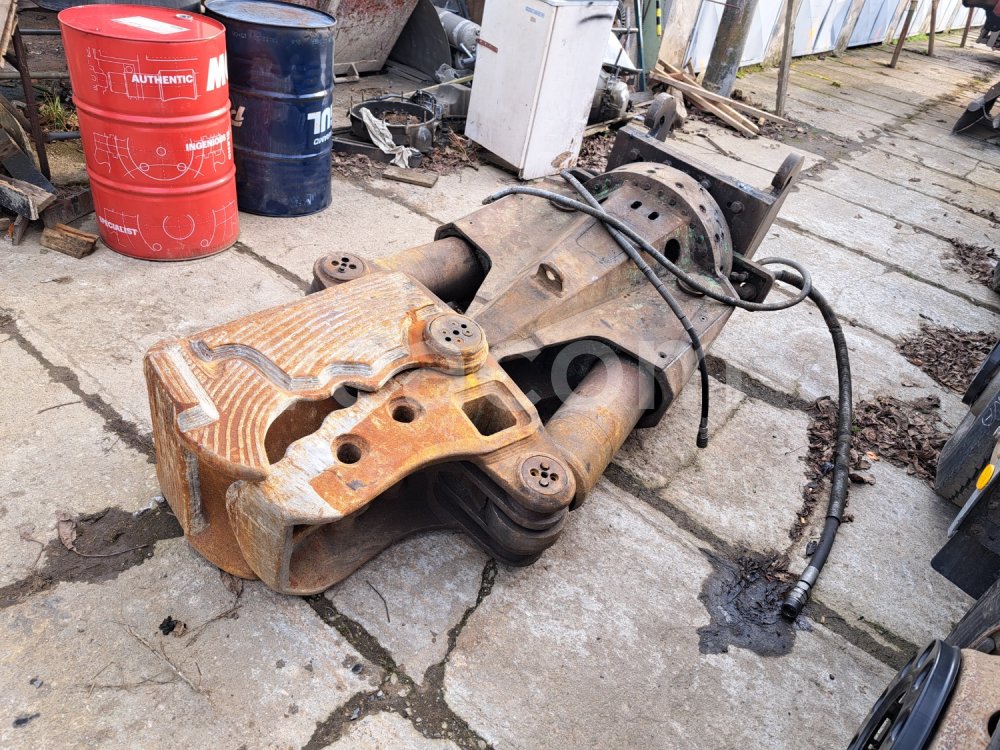 Online aukce:  MONTABERT MB 370