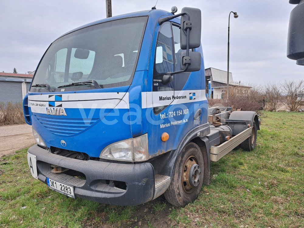 Aukcja internetowa: AVIA  D 75