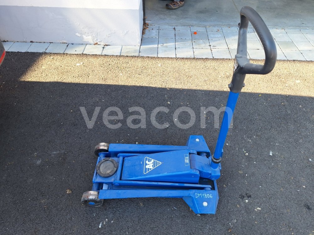 Aukcja internetowa:  AC DK 40Q