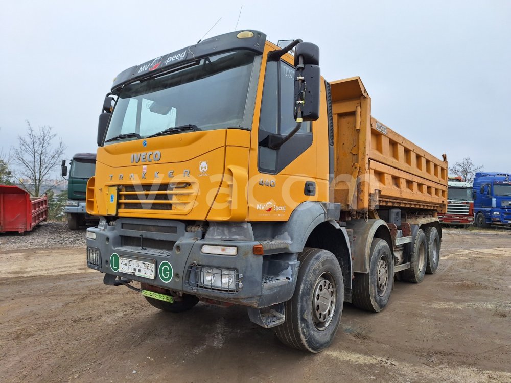 Online auction: IVECO  TRAKKER 440 8X4