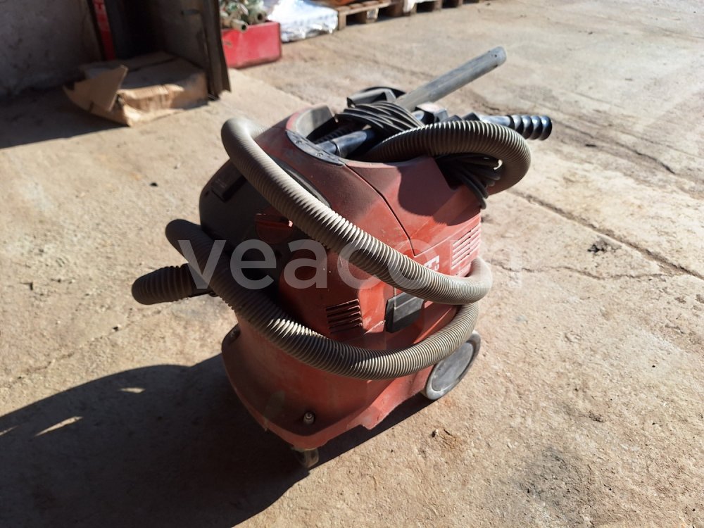 Online auction:  HILTI VC40-U