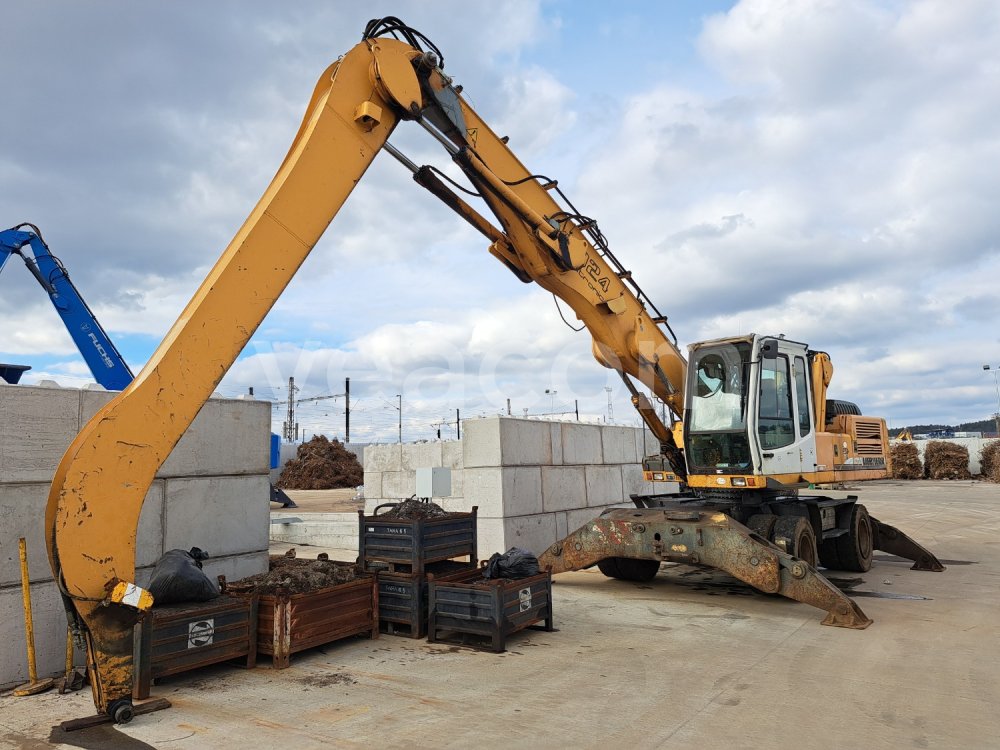 Aukcja internetowa: LIEBHERR  A924 B 4X4