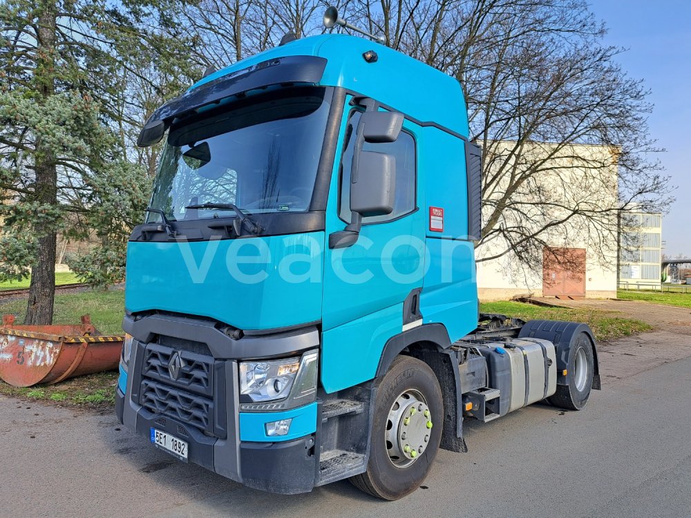 Online aukce: RENAULT  T 480