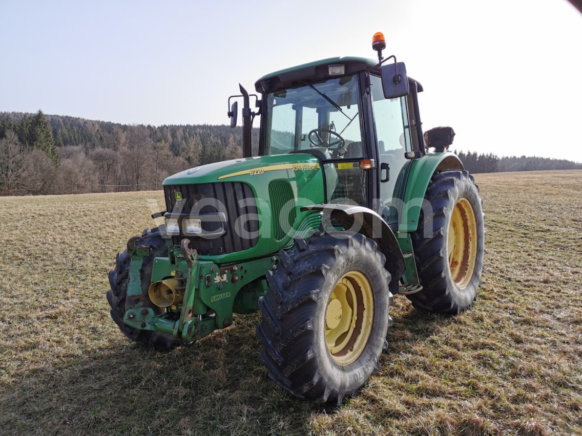 Online aukce: JOHN DEERE  6220 SE