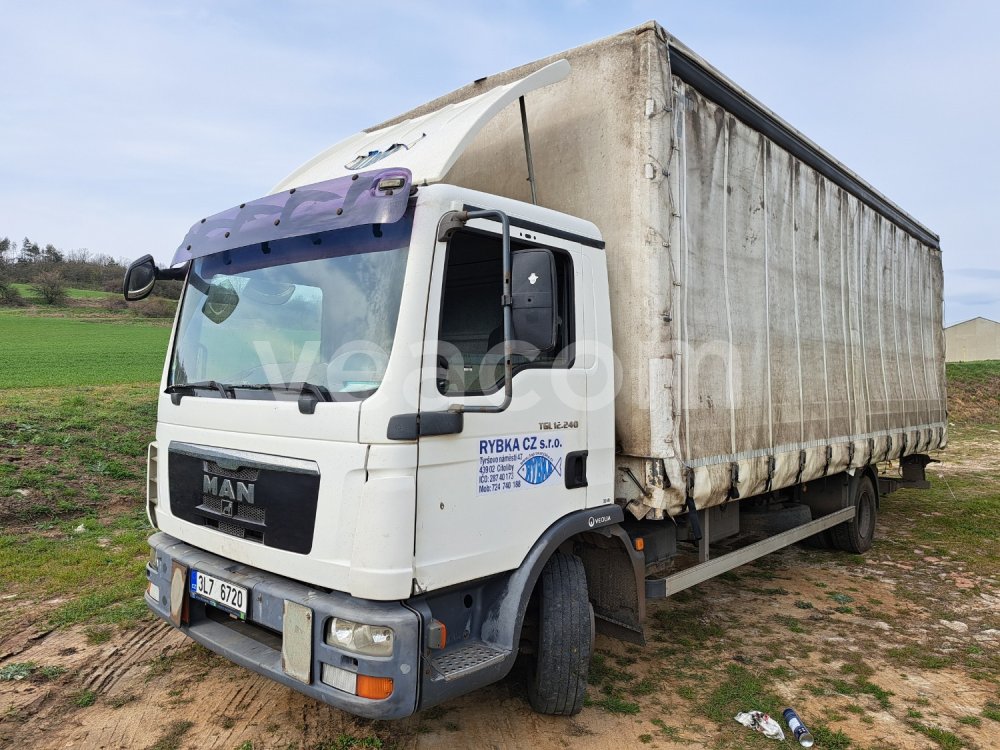 Online aukce: MAN  TGL 12.240 4X2 BL + HUMBAUR HT