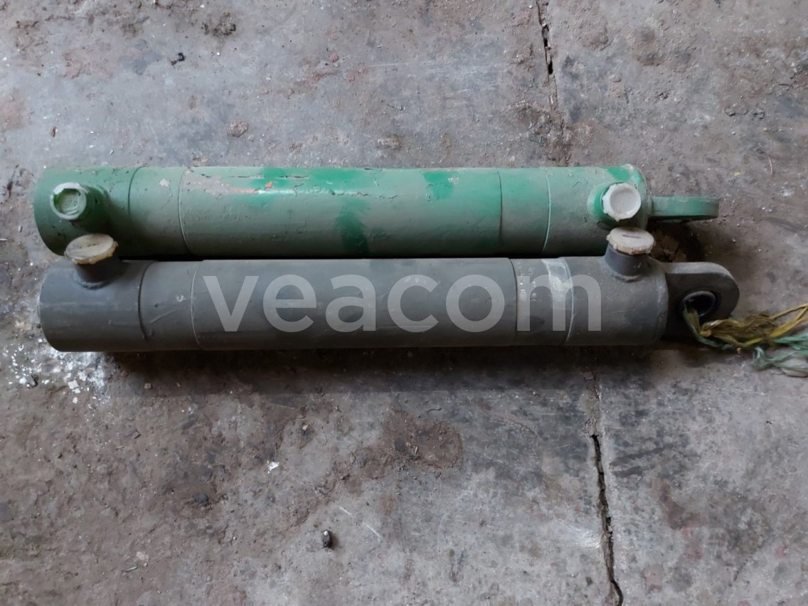 Online auction:   Hydraulický válec 6 ks