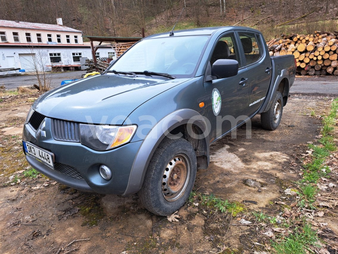 Online árverés: MITSUBISHI  L 200 DC 4X4