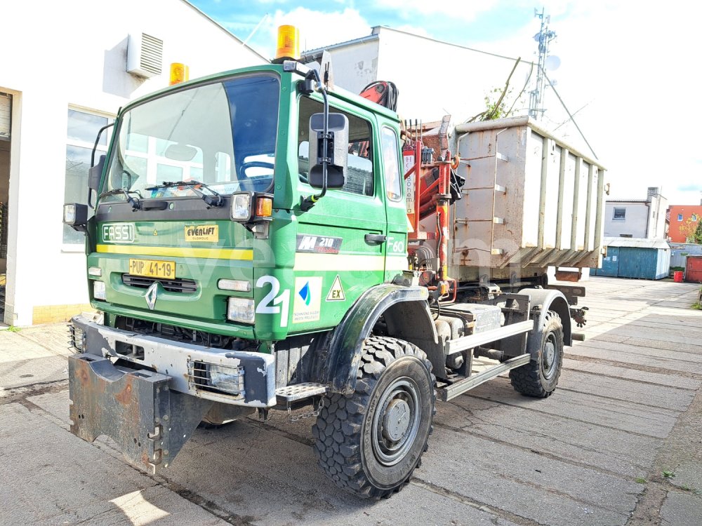 Online árverés: RENAULT  MIDLINER M 210.12 4X4