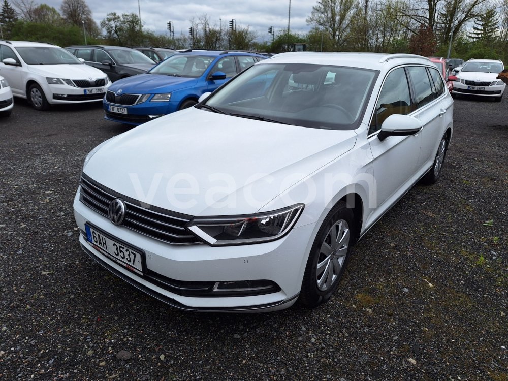 Online auction: VOLKSWAGEN  PASSAT