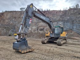 Online auction: VOLVO  EC240CL