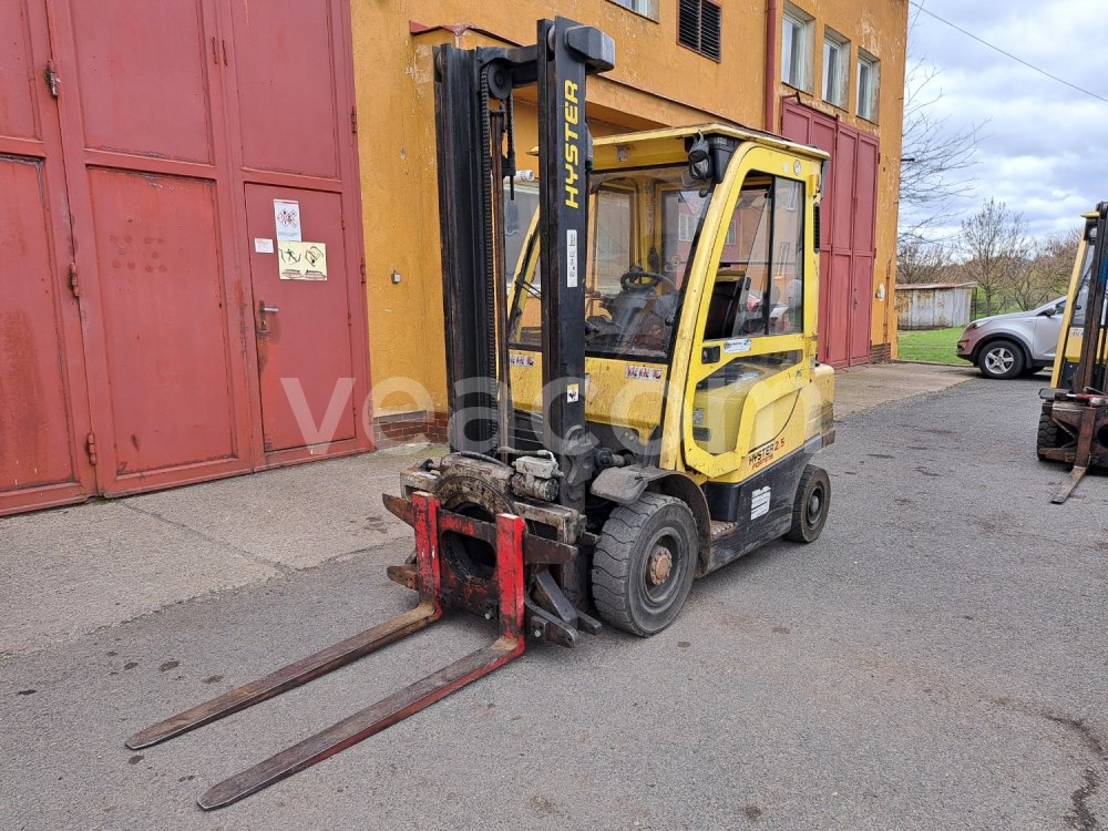 Online auction: HYSTER  H2.5FT LPG