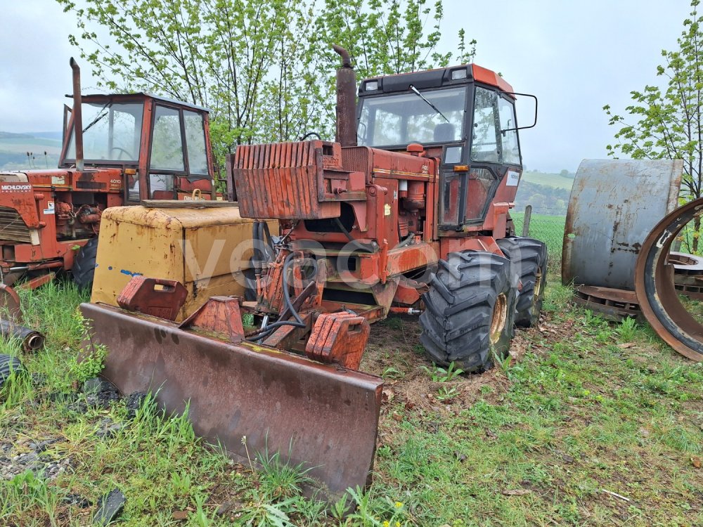 Online auction:  DITCH WITCH R100