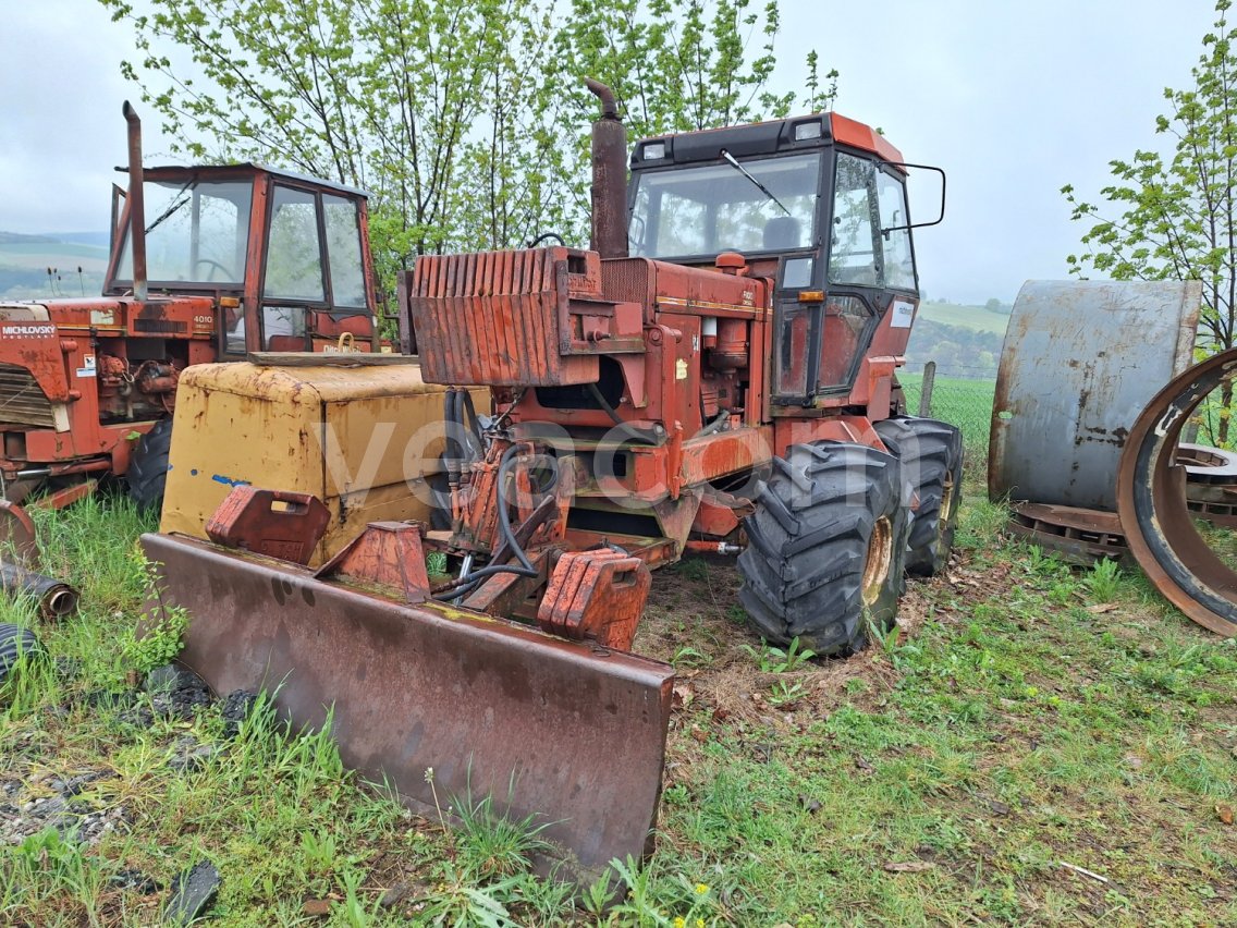 Online auction:   DITCH WITCH R100