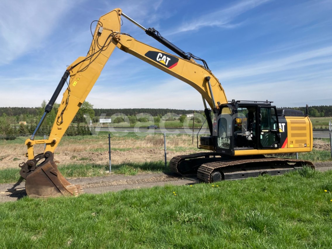 Online auction: CATERPILLAR  324E