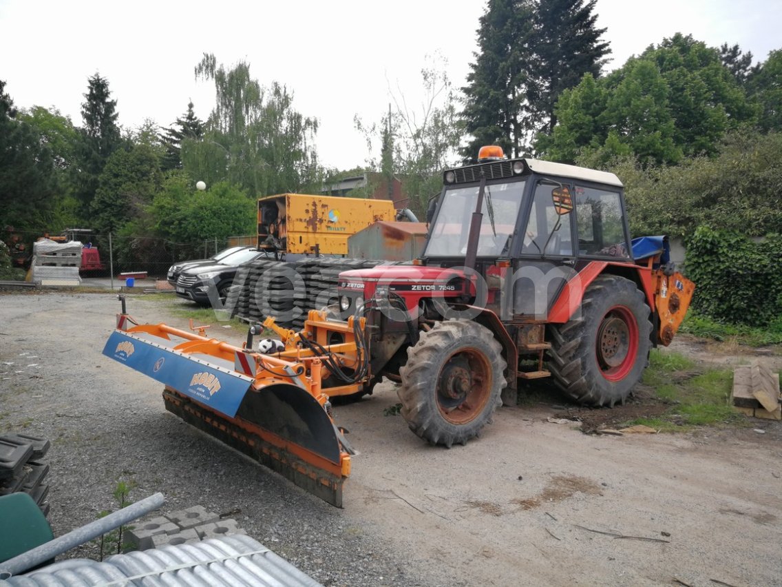 Online auction: ZETOR  7045