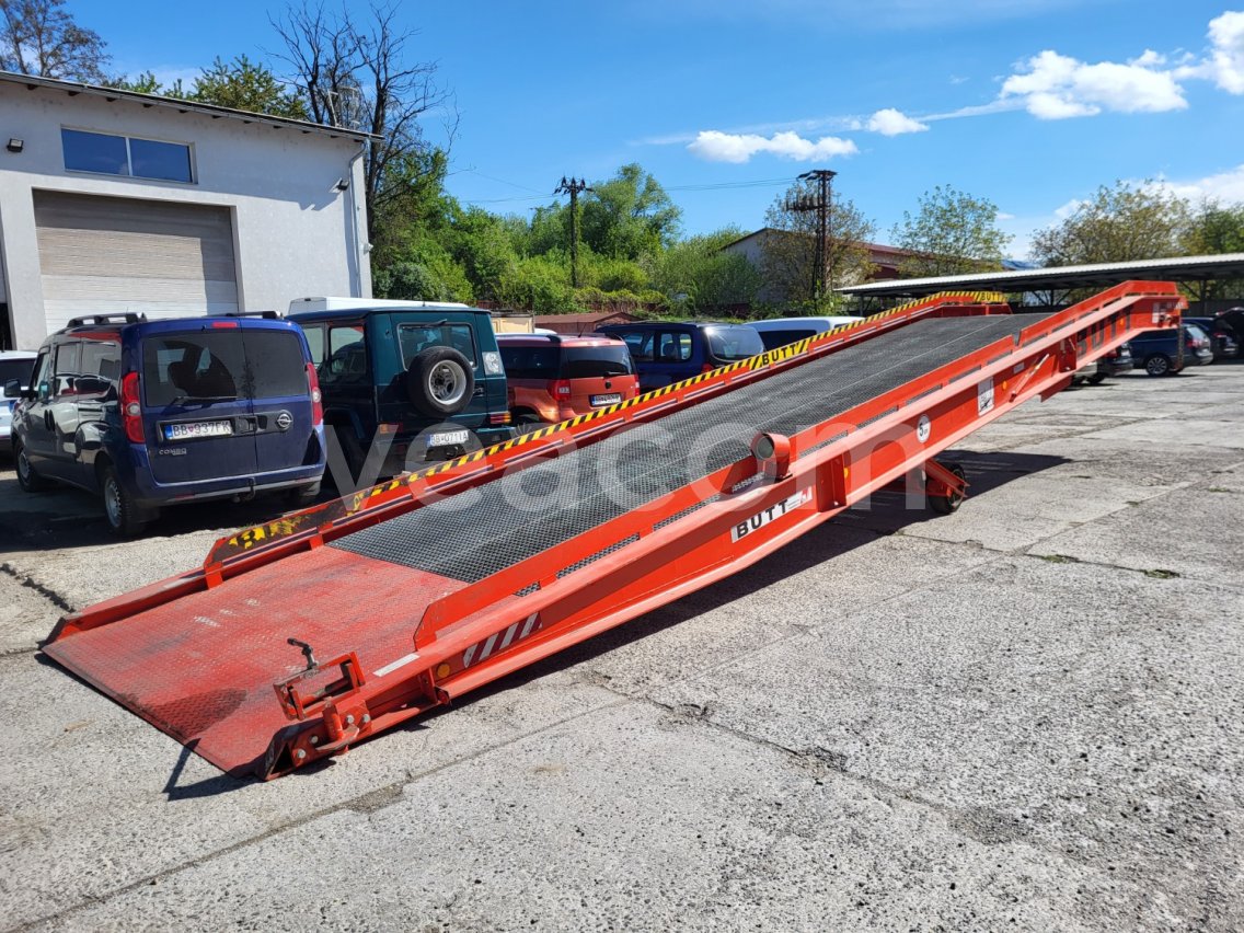 Online aukce:   MOBILNÁ RAMPA BUTT BK912