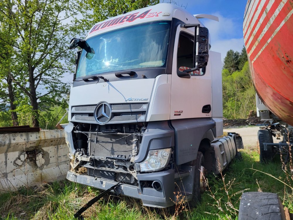 Online auction: MB  ACTROS