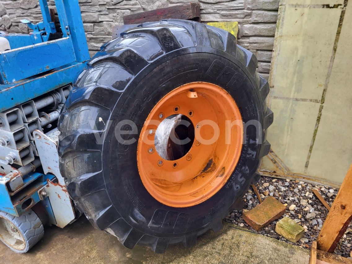Online aukce:   NÁHRADNÉ KOLESO NA TRAKTORBAGER TEREX