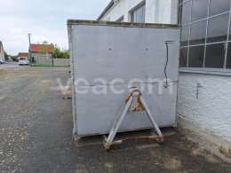 Online aukce:   BOUDA NA NÁŘADÍ