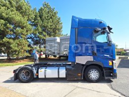 Online aukce: RENAULT  T 520