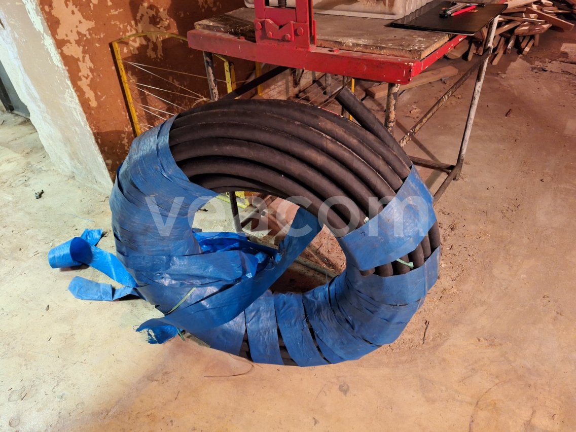 Online aukce:   DIN EN853 2SN DN25 1" WP 165 BAR