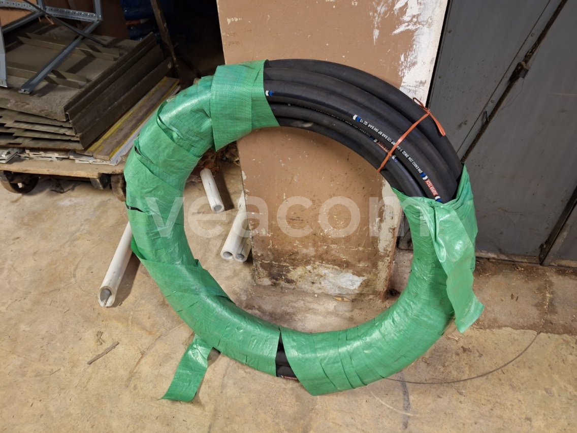 Online aukce:   DIN EN853 2SN DN32 1-1/4" WP 125 > BAR - 1KS 20 M