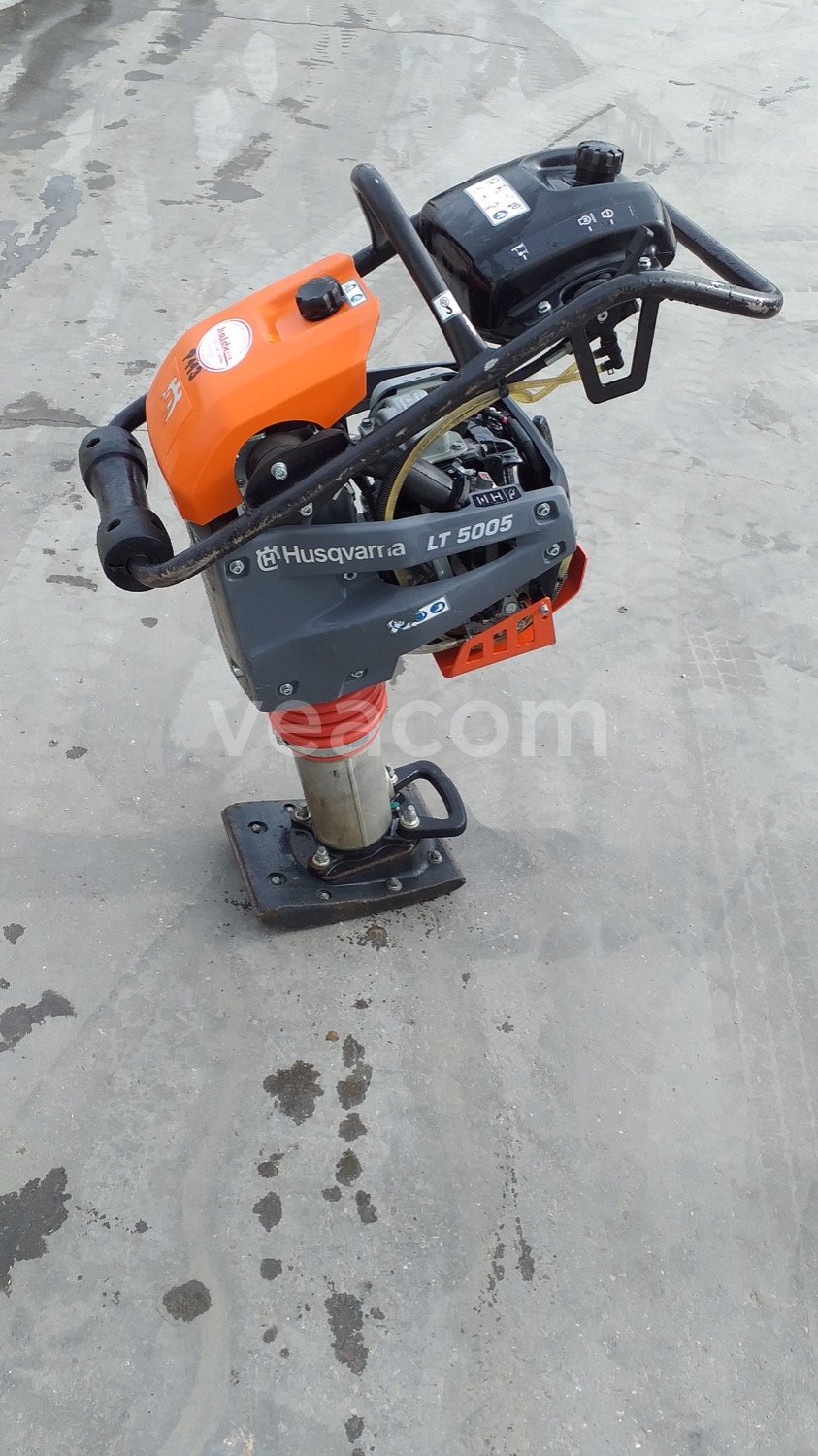 Online aukce: HUSQUARNA  LT5005