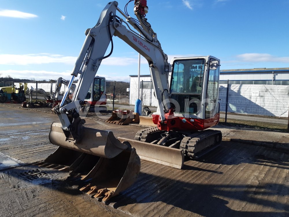 Online aukce:  TAKEUCHI TB 235