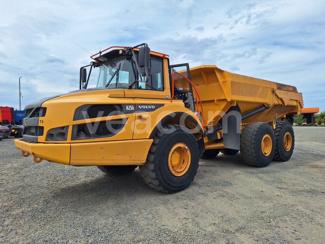 Online aukce: VOLVO  A25G