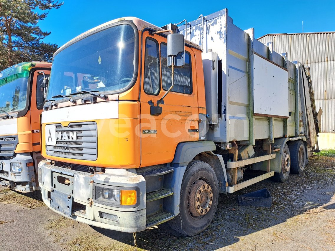 Online aukce: MAN  25.284 MVLC + ZOELLER MEDI 6X2
