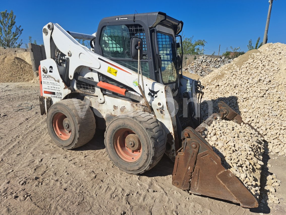Online aukce: BOBCAT  A770 HIGH FLOW HVAC + PALETOVÉ VIDLE 122 CM + LOPATA 4V1 + RAMENO BAGRU