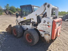 Online aukce: BOBCAT  A770 HIGH FLOW HVAC + PALETOVÉ VIDLE 122 CM + LOPATA 4V1 + RAMENO BAGRU