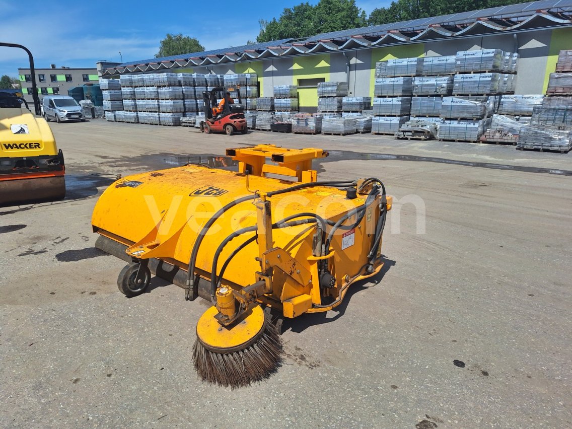 Online aukce: JCB  SC240